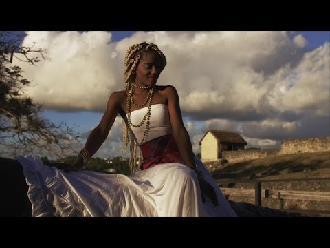 Bee - fanm kreyol